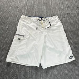 Quiksilver Boardshorts Men’s Size 33 White Swim Trunks Surf Shorts Pockets